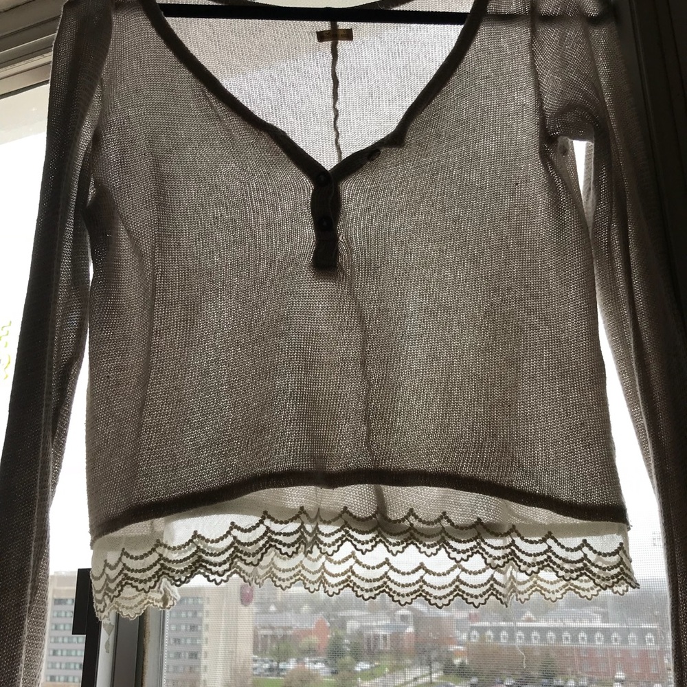 Thin knit and lace blouse